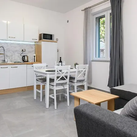 Apartment Delalle Split