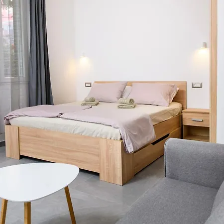 Apartment Delalle *