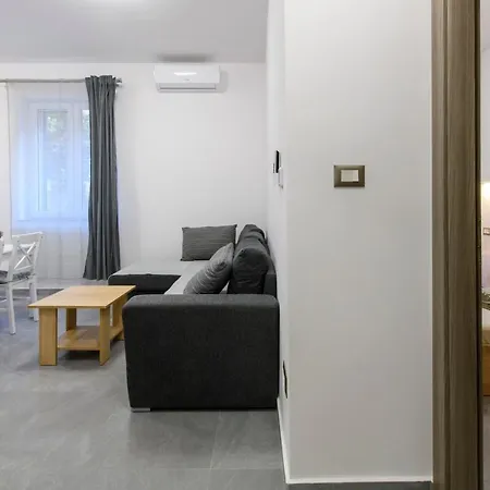 Apartment Delalle *