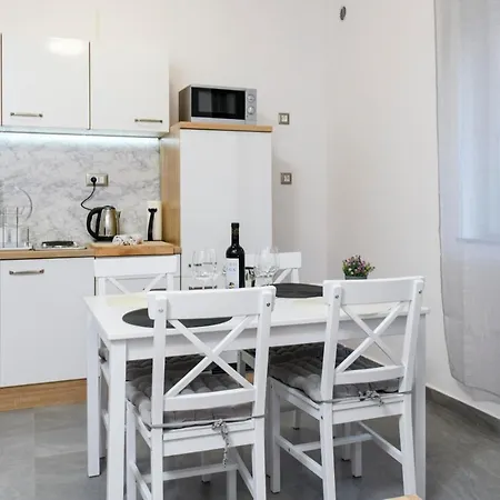 Delalle Apartman *
